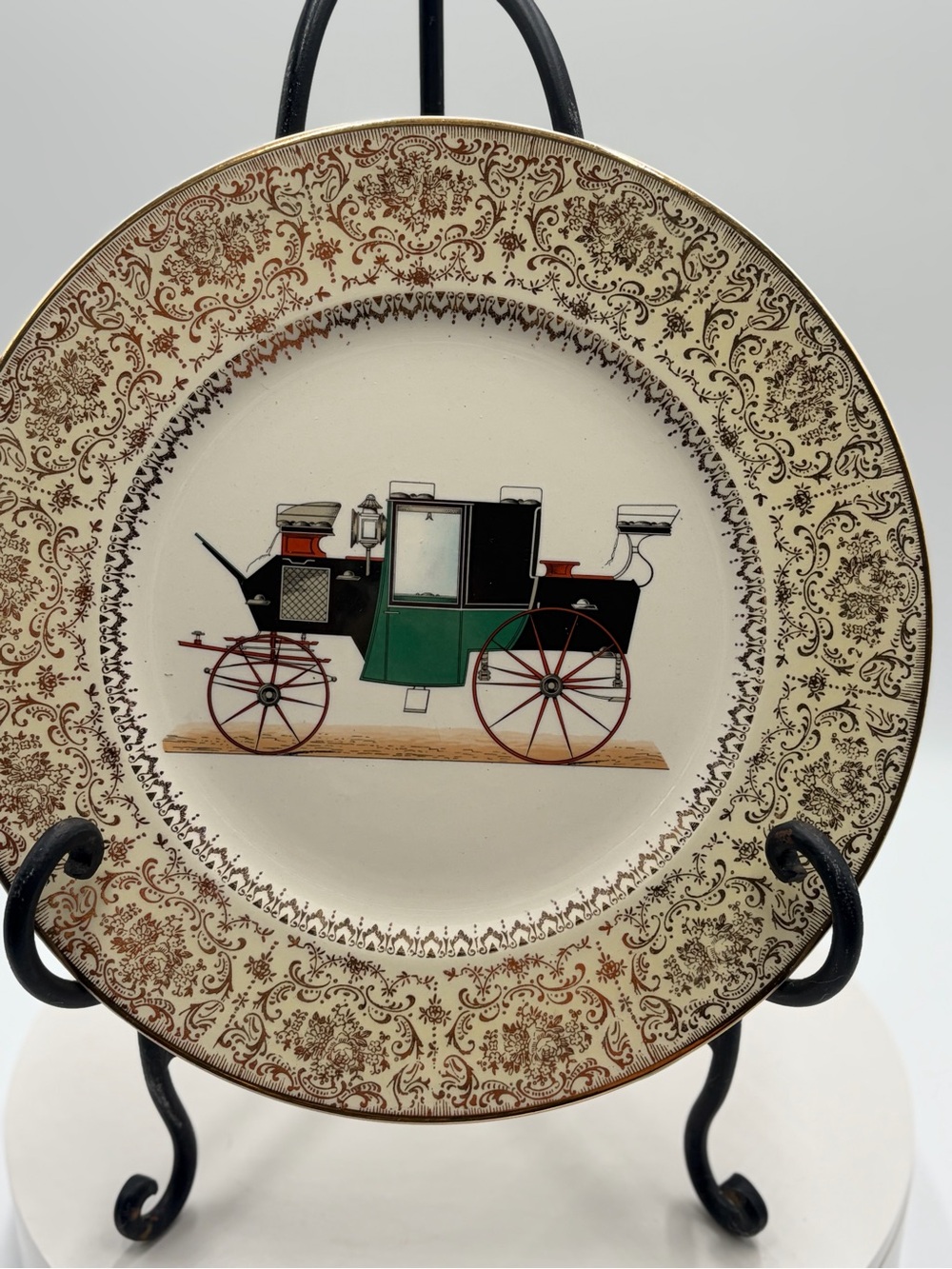 Decorative Carriage Motif Ceramic Dinner Plate in Cream and Green 23K Gold Trim